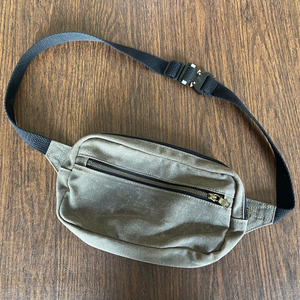 Northern Bag Co- The Deegan- Adorable belt bag!